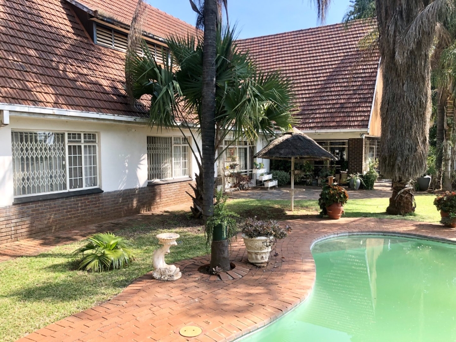 8 Bedroom Property for Sale in Zandfontein A H North West